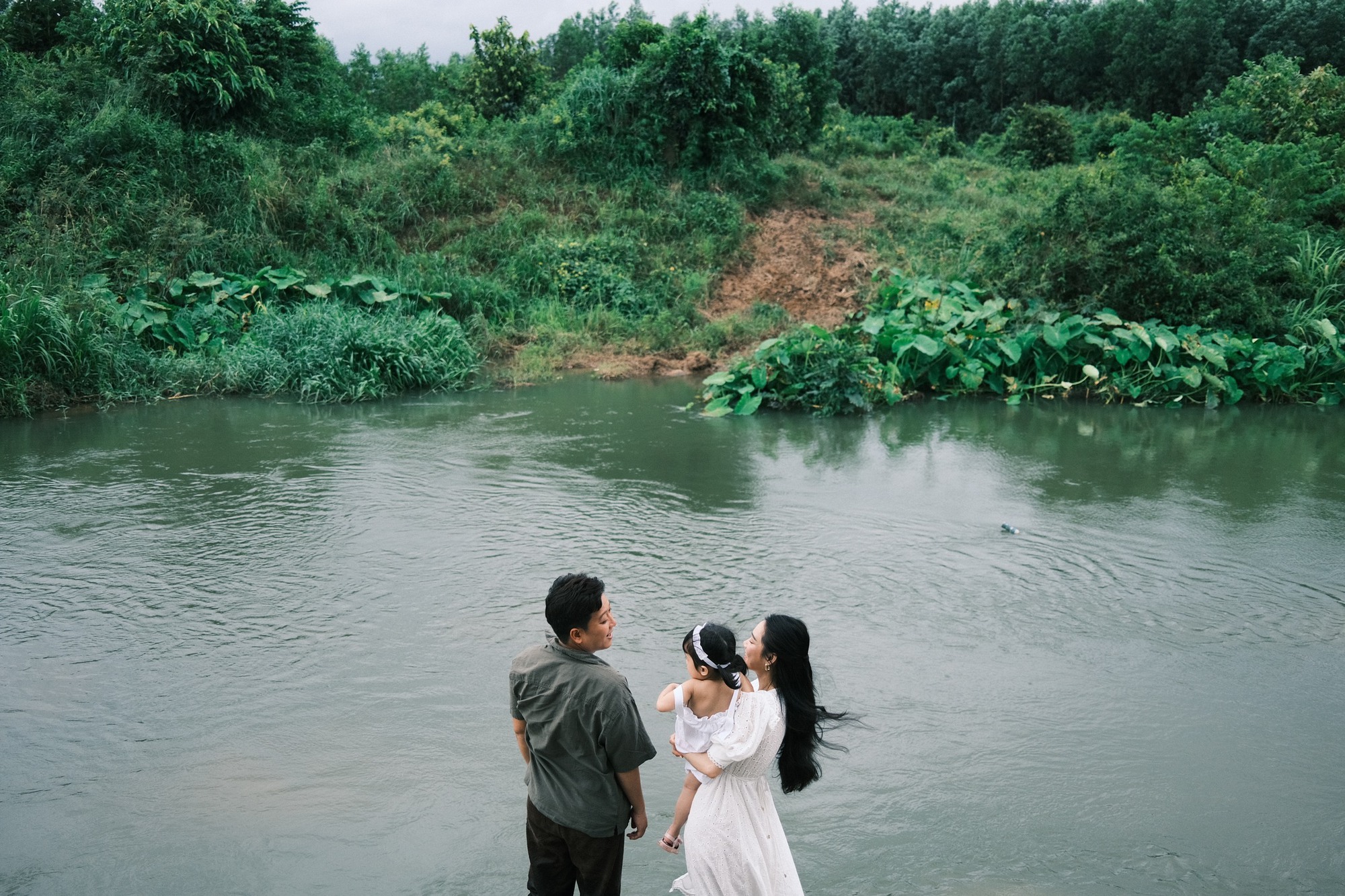 Trường Giang đưa Nh&atilde; Phương đến nơi xa vắng để h&acirc;m n&oacute;ng t&igrave;nh y&ecirc;u - Ảnh 2.