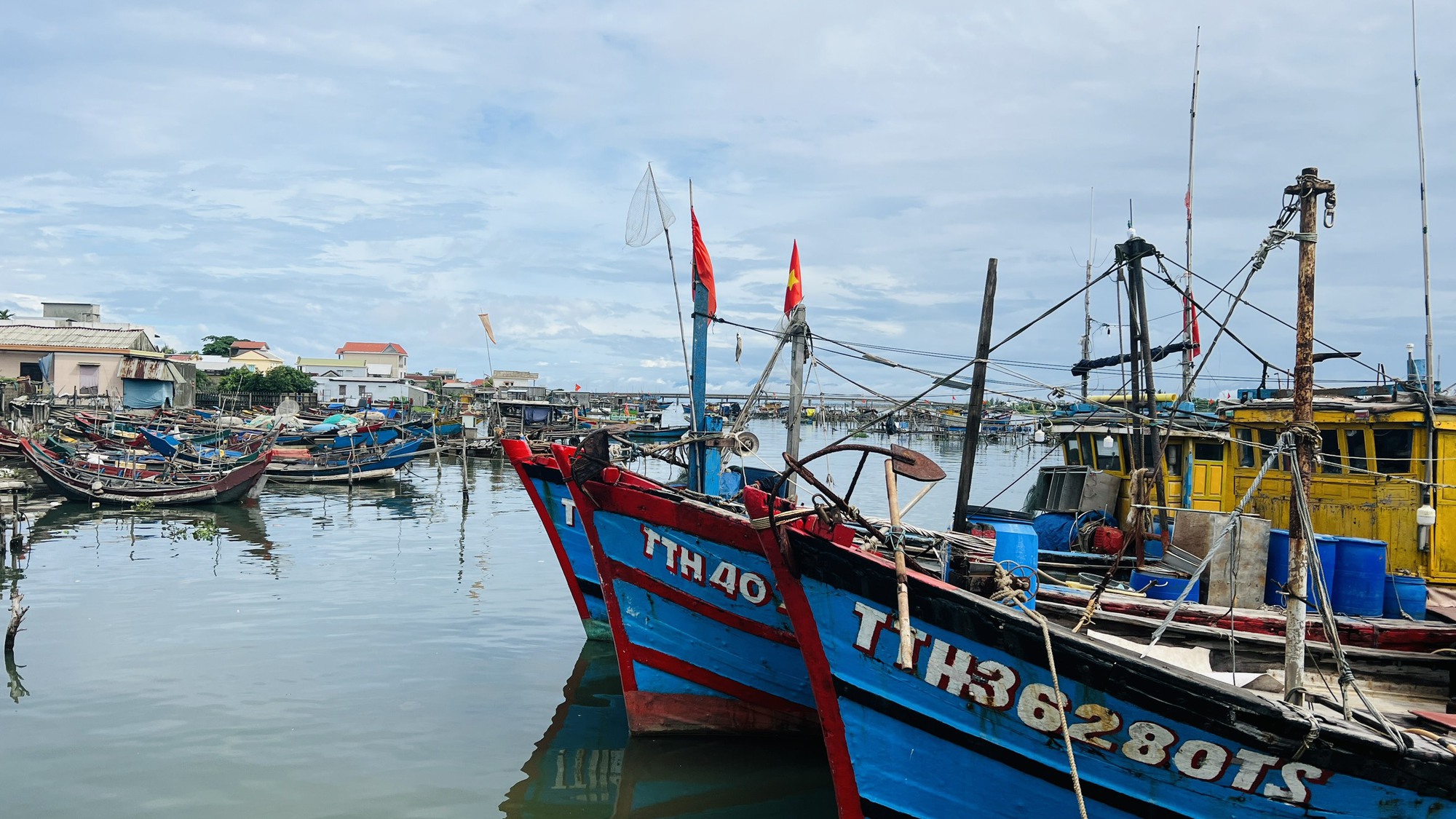 Thừa Thiên - Huế: Ưu tiên sơ tán các đối tượng dễ tổn thương trước siêu bão Noru - Ảnh 1.