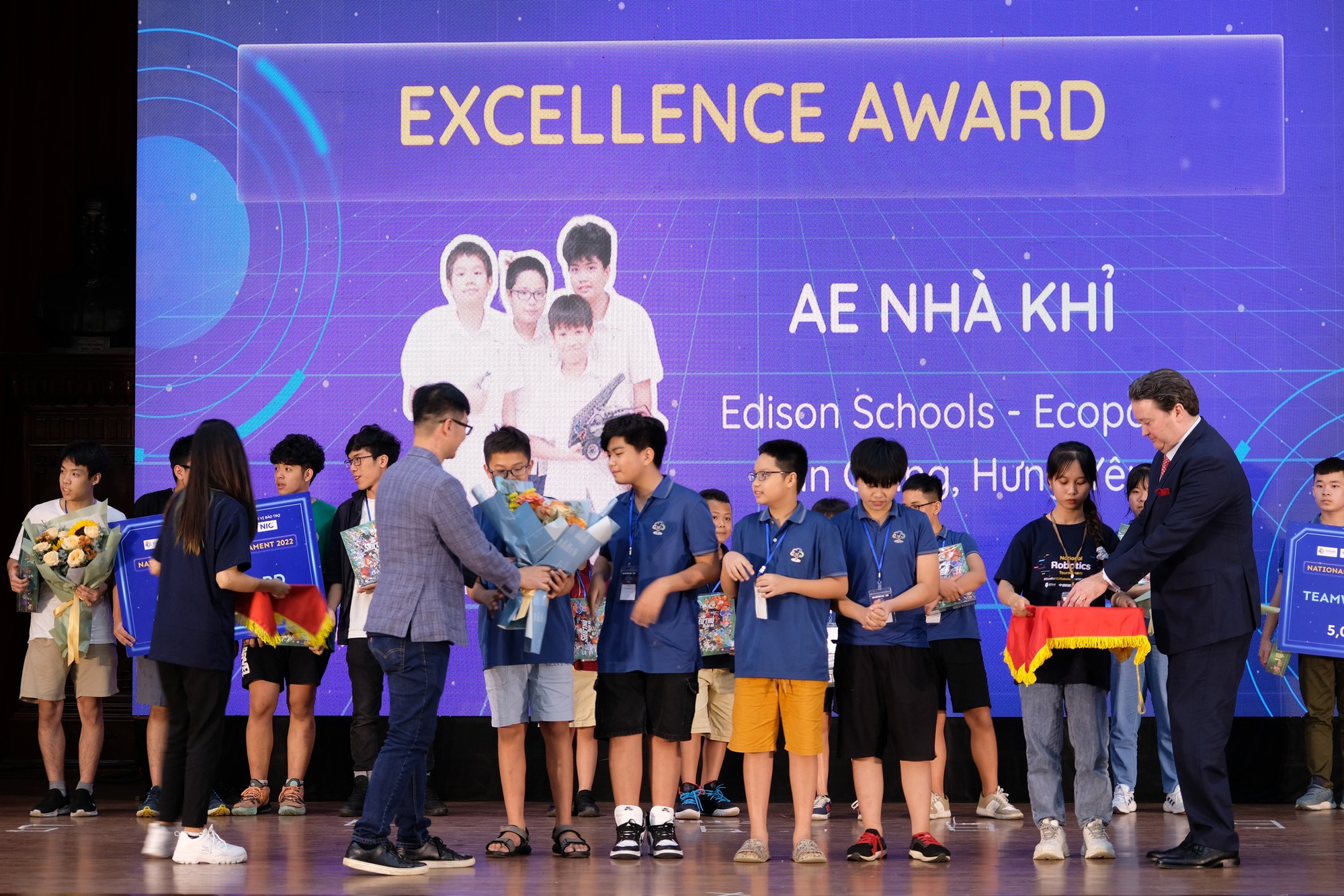 Nam sinh THCS giành giải vô địch National Robotics Tournament 2022
