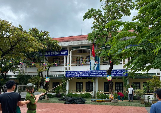 SI&Ecirc;U B&Atilde;O NORU: Hối hả chạy b&atilde;o ở Thừa Thi&ecirc;n - Huế, B&igrave;nh Định - Ảnh 15.
