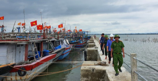 SI&Ecirc;U B&Atilde;O NORU: Hối hả chạy b&atilde;o ở Thừa Thi&ecirc;n - Huế, B&igrave;nh Định - Ảnh 13.