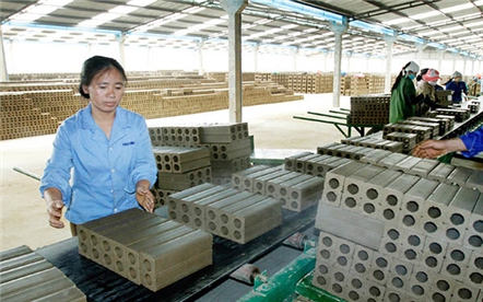 Sản xuất gạch tuynel giảm thiểu nhiên liệu hóa thạch