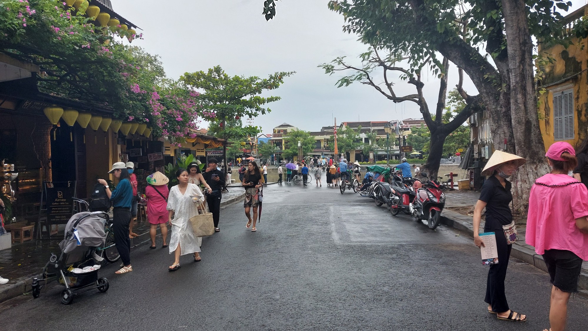 Bộ trưởng L&ecirc; Minh Hoan kiểm tra việc ph&ograve;ng chống b&atilde;o Noru tại Quảng Nam - Ảnh 6.