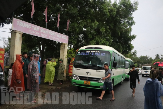 Miền Trung: Bắt đầu đưa d&acirc;n đi sơ t&aacute;n tr&aacute;nh b&atilde;o Noru v&agrave; &aacute;p dụng khung giờ giới nghi&ecirc;m - Ảnh 18.