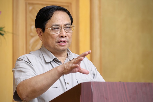 Thủ tướng: Không lơ là, chủ quan nhưng không hoang mang, mất bình tĩnh trước bão số 4 - Ảnh 1.