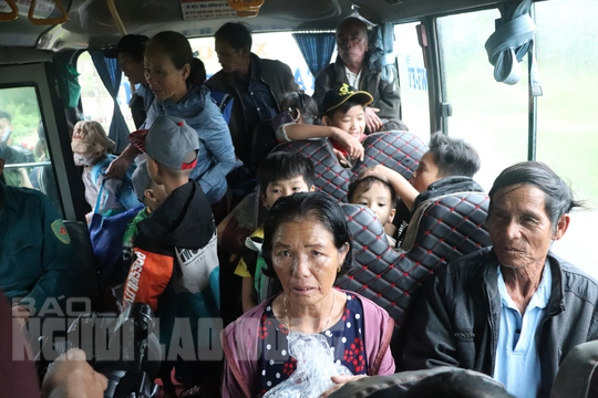 Miền Trung: Bắt đầu đưa d&acirc;n đi sơ t&aacute;n tr&aacute;nh b&atilde;o Noru v&agrave; &aacute;p dụng khung giờ giới nghi&ecirc;m - Ảnh 14.