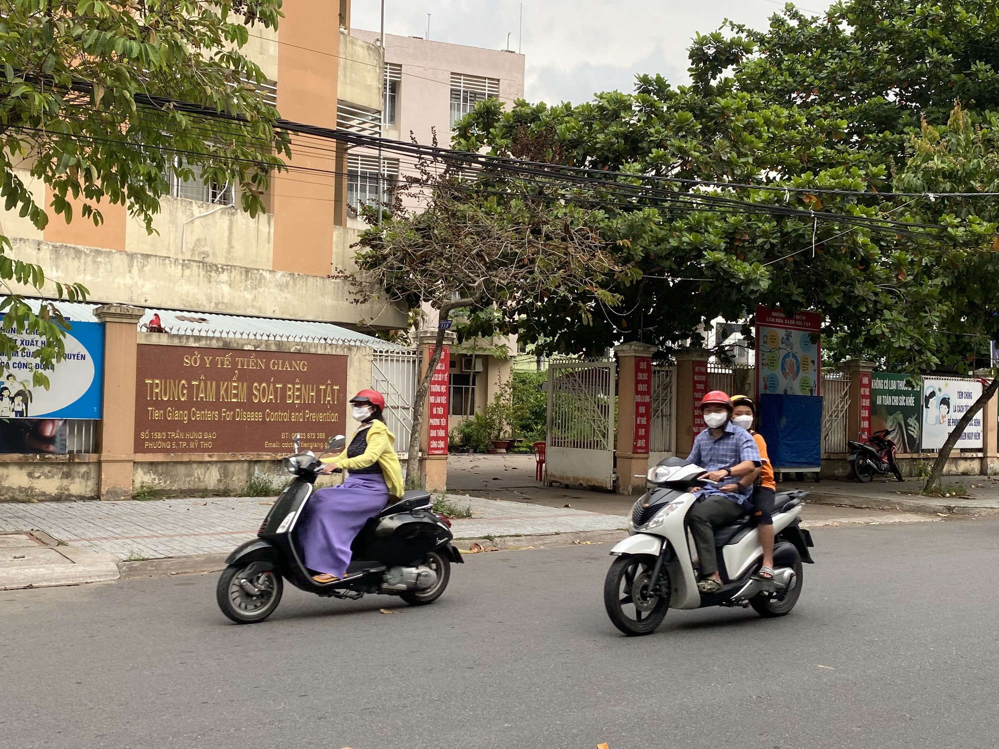 C&aacute;ch chức Gi&aacute;m đốc CDC Tiền Giang v&igrave; kh&ocirc;ng khai b&aacute;o nhận tiền từ Việt &Aacute; - Ảnh 1.
