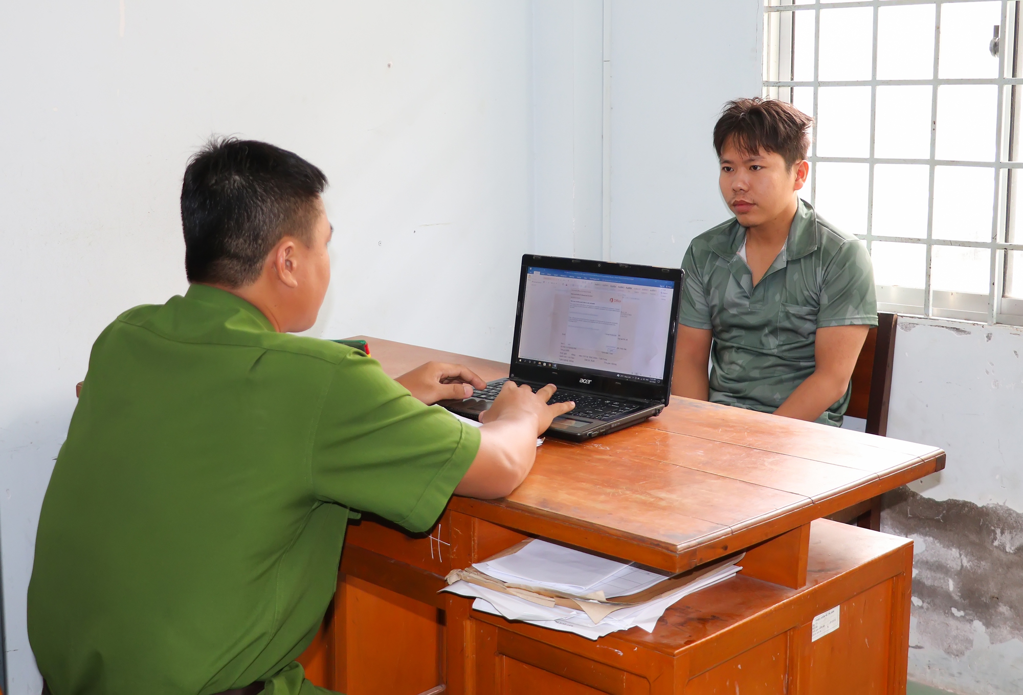 G&atilde; trai tiết lộ l&yacute; do khống chế, hiếp d&acirc;m nữ c&ocirc;ng nh&acirc;n tại nh&agrave; vệ sinh - Ảnh 1.