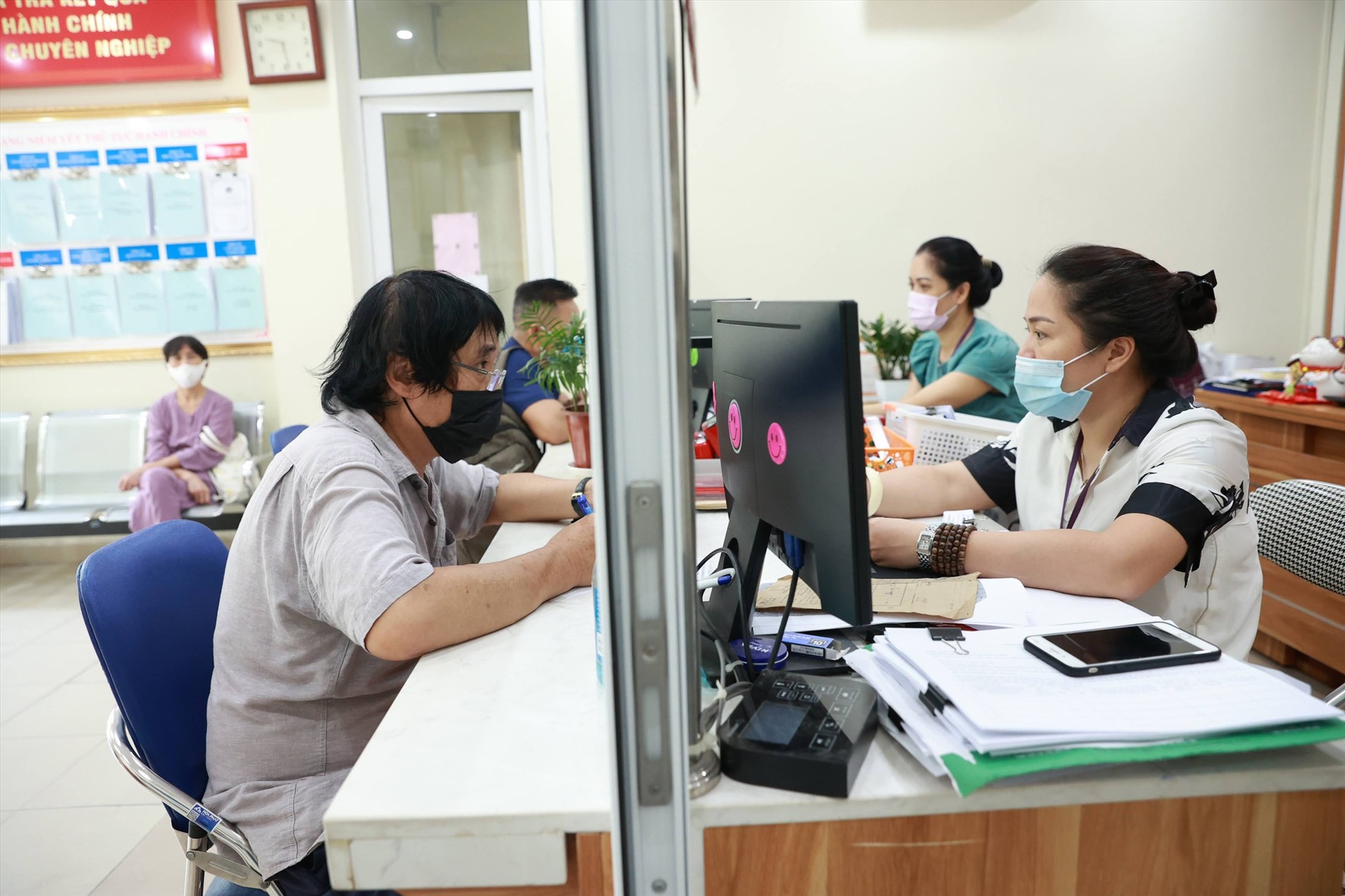Có bắt buộc tăng lương cho người lao động?