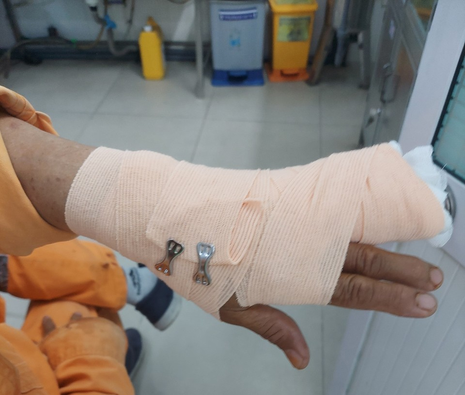 Nhân viên điện lực ở TP HCM bị tấn công