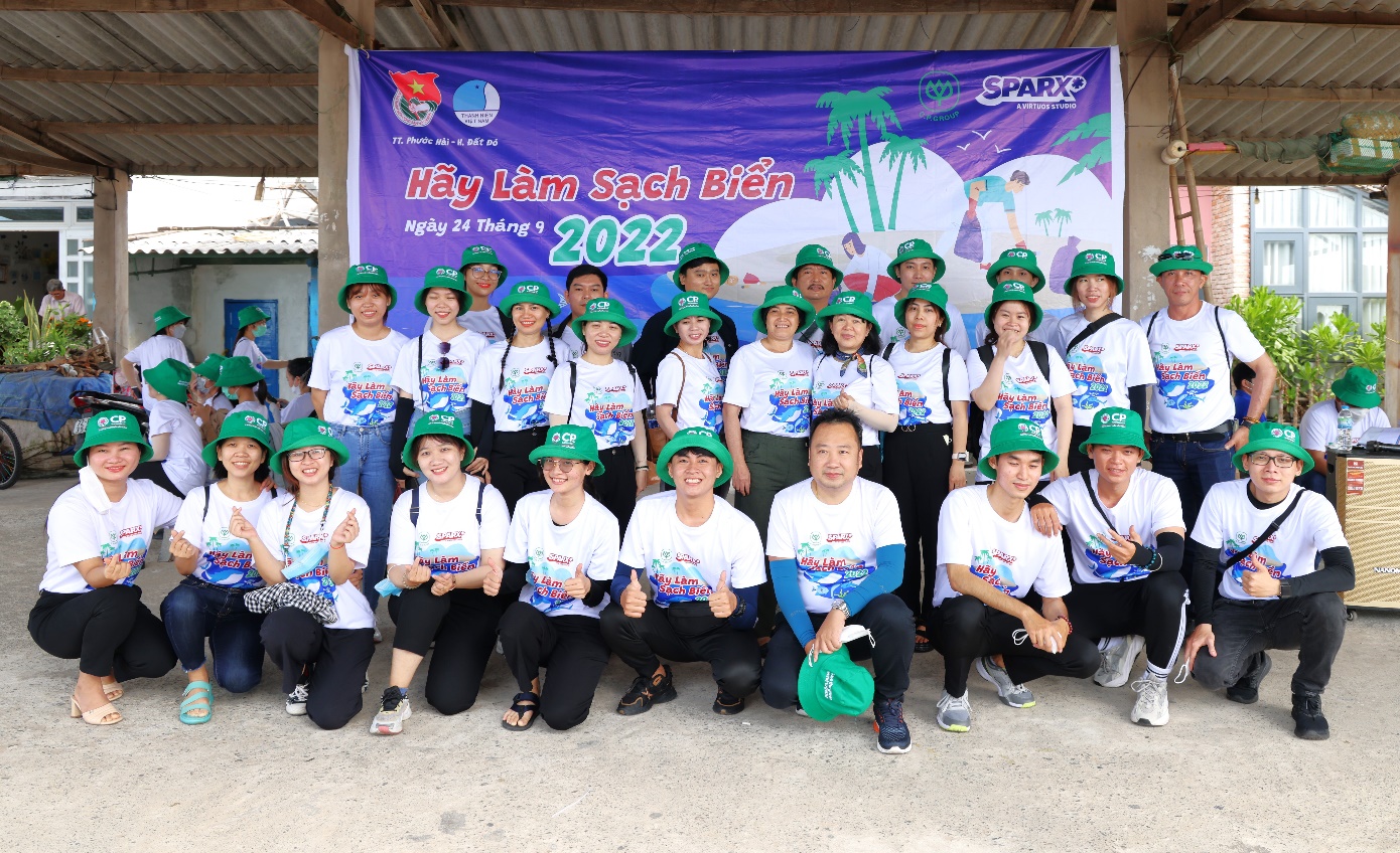 C.P. Việt Nam thu gom rác tại các bãi biển Bà Rịa - Vũng Tàu