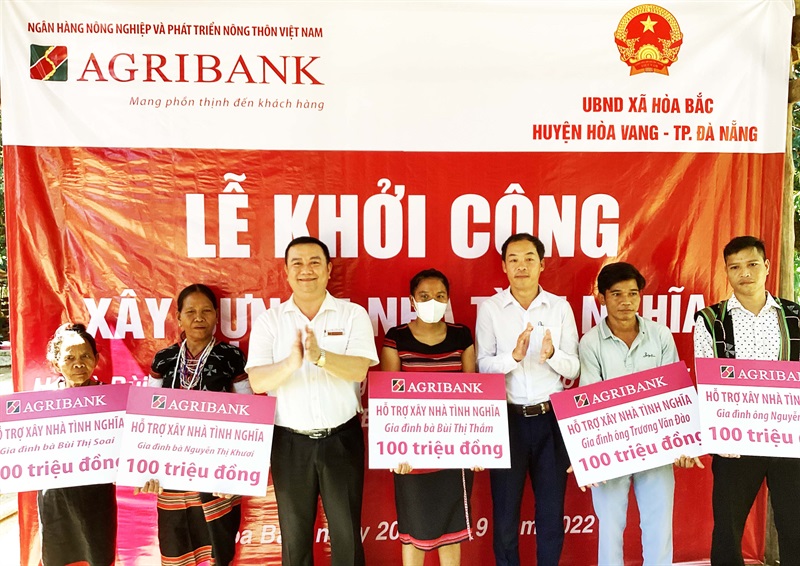 Agribank tài trợ 500 triệu đồng xây tặng 5 nhà tình nghĩa