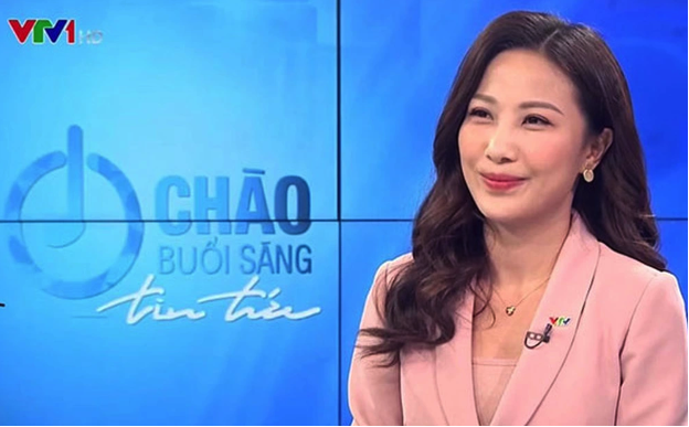 BTV Quỳnh Hoa xin lỗi s&acirc;u sắc sau những từ ngữ kh&ocirc;ng ph&ugrave; hợp li&ecirc;n quan b&atilde;o Noru - Ảnh 1.