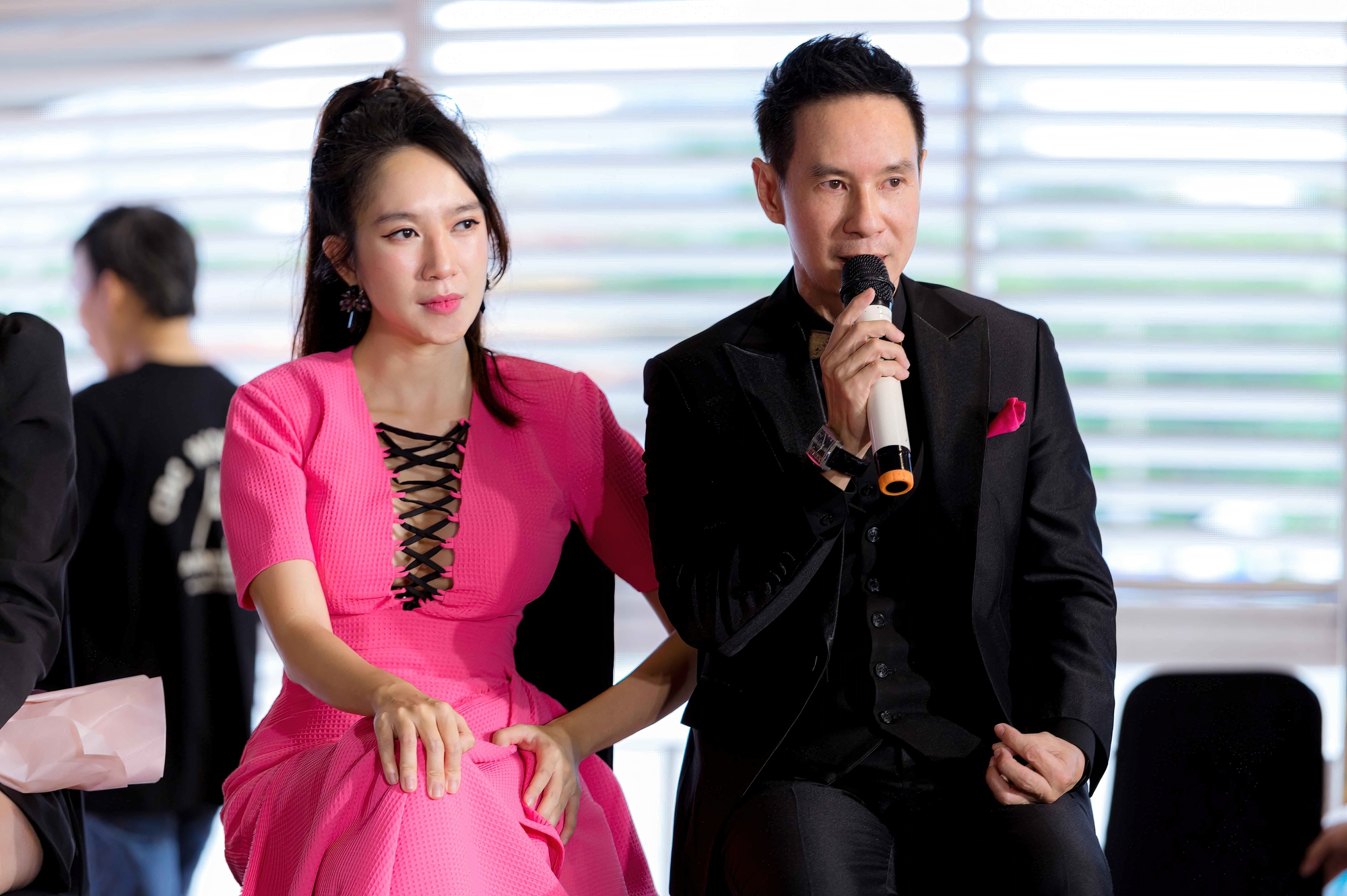 Minh Hà duyên dáng bên Lý Hải - Ảnh 4.