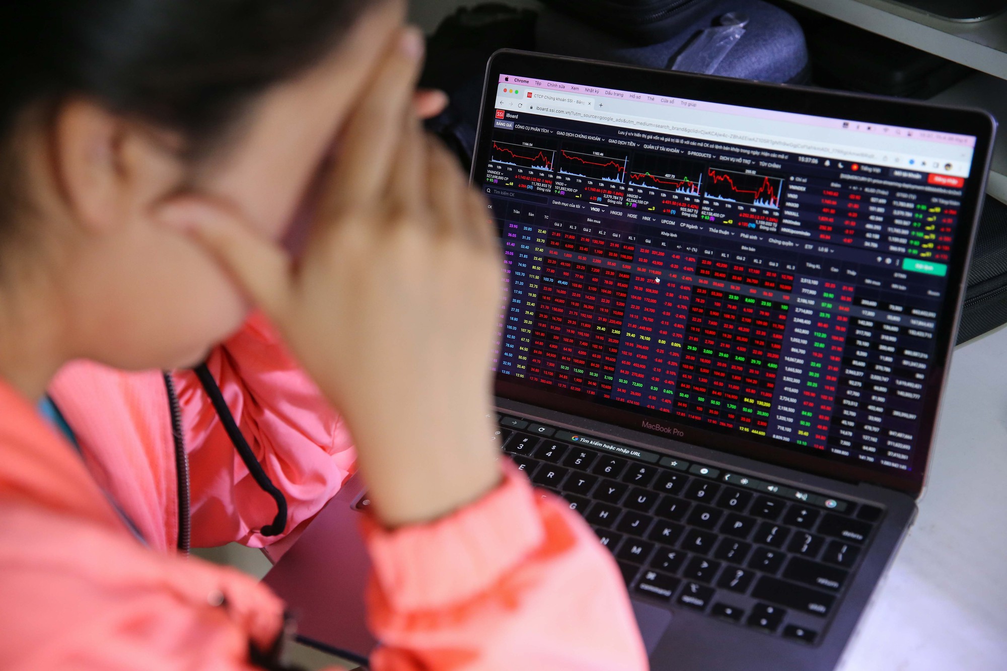Cổ phiếu hôm nay 29-9: VN-Index thủng đáy, nhà đầu tư khóc ròng