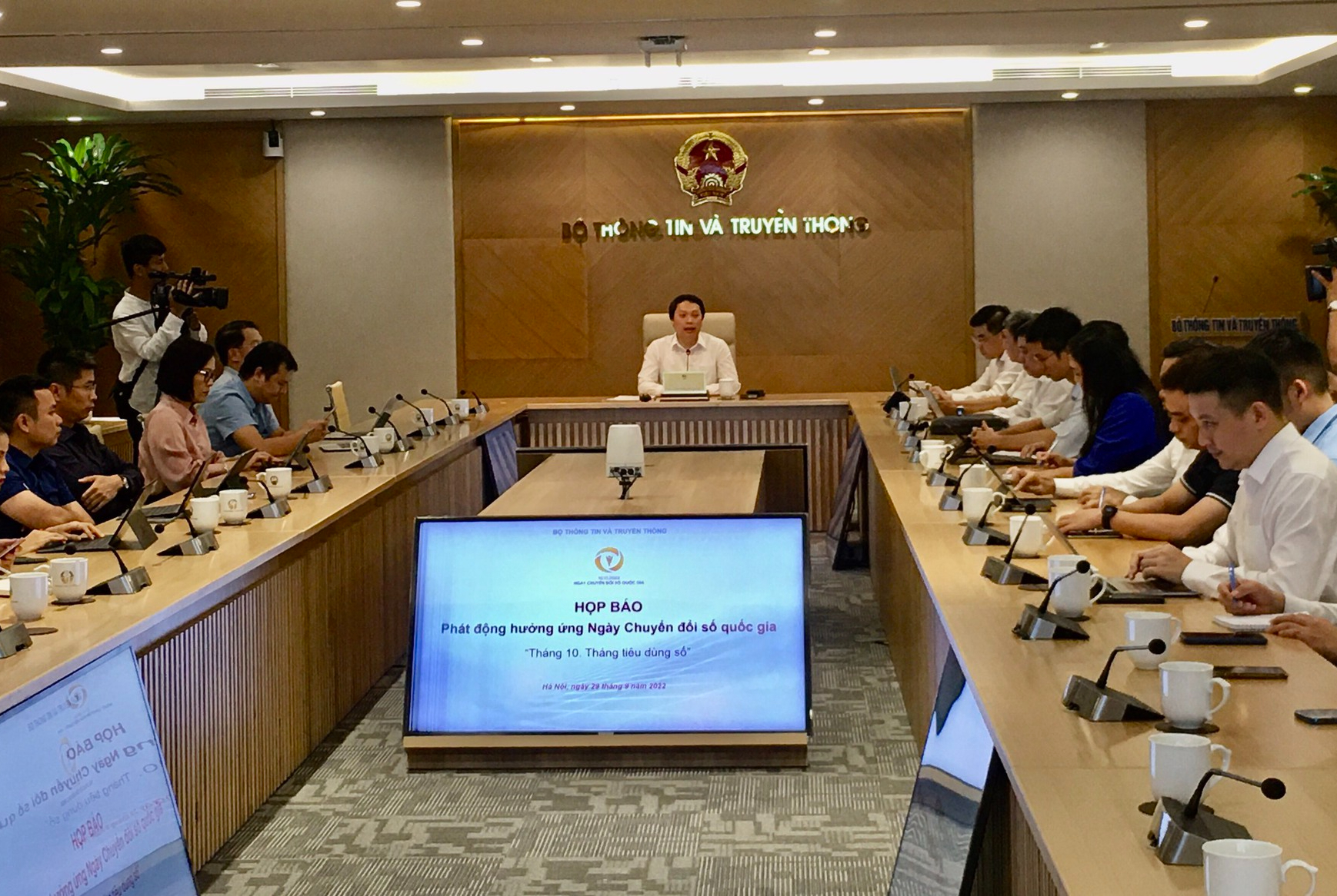 Chương trình "Tháng 10. Tháng tiêu dùng số", giảm giá 50% sản phẩm số, dịch vụ số