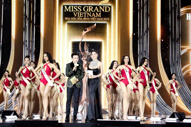 50 th&iacute; sinh Hoa hậu H&ograve;a b&igrave;nh Việt Nam tr&igrave;nh diễn bikini n&oacute;ng bỏng - Ảnh 3.