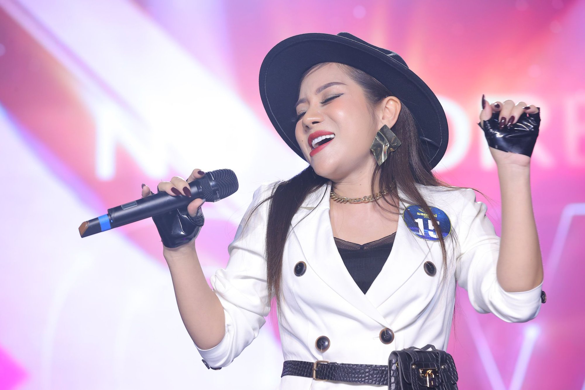 Sao Mai Hồng Hạnh gây ấn tượng mạnh
