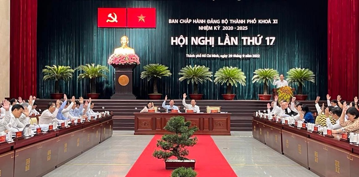 B&iacute; thư Th&agrave;nh ủy TP HCM: Chia sẻ s&acirc;u sắc với đồng b&agrave;o miền Trung bị ảnh hưởng b&atilde;o - Ảnh 1.