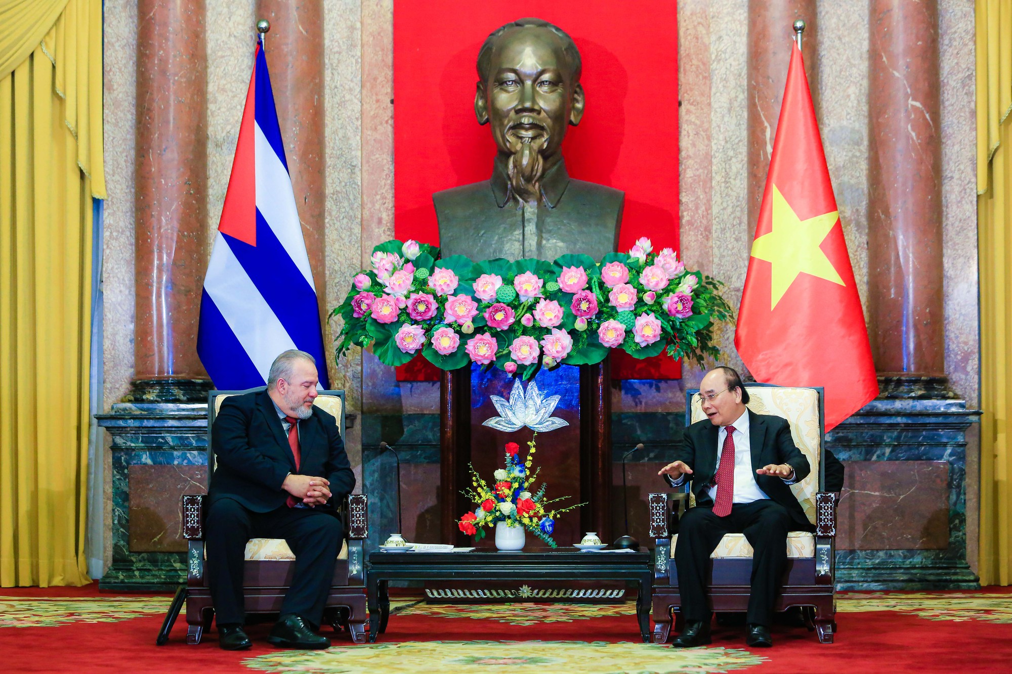 Chủ tịch nước Nguyễn Xu&acirc;n Ph&uacute;c: Việt Nam lu&ocirc;n ở b&ecirc;n cạnh, đo&agrave;n kết v&agrave; ủng hộ Cuba anh em - Ảnh 8.