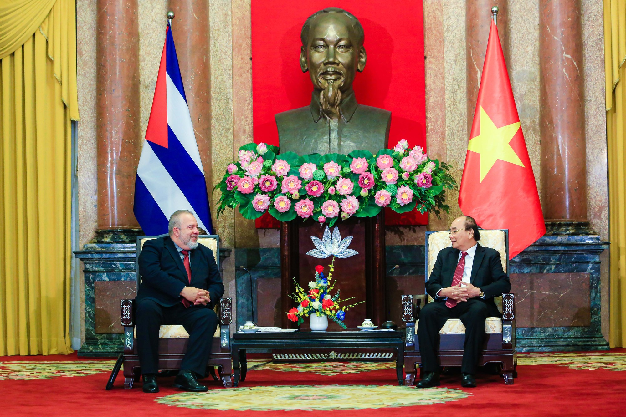 Chủ tịch nước Nguyễn Xu&acirc;n Ph&uacute;c: Việt Nam lu&ocirc;n ở b&ecirc;n cạnh, đo&agrave;n kết v&agrave; ủng hộ Cuba anh em - Ảnh 9.