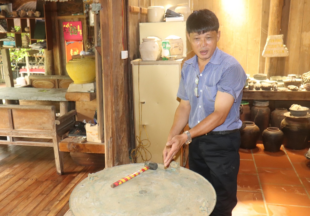 Người lưu giữ hơn 5 vạn cổ vật "siêu độc" ở xứ Thanh