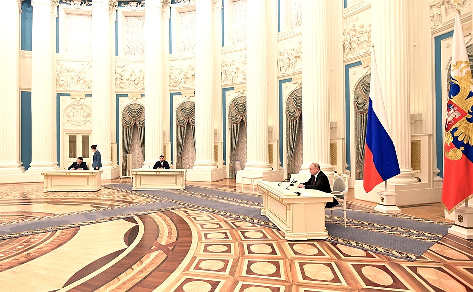 Tổng thống Vladimir Putin k&ecirc;u gọi Ukraine trở lại đ&agrave;m ph&aacute;n - Ảnh 1.