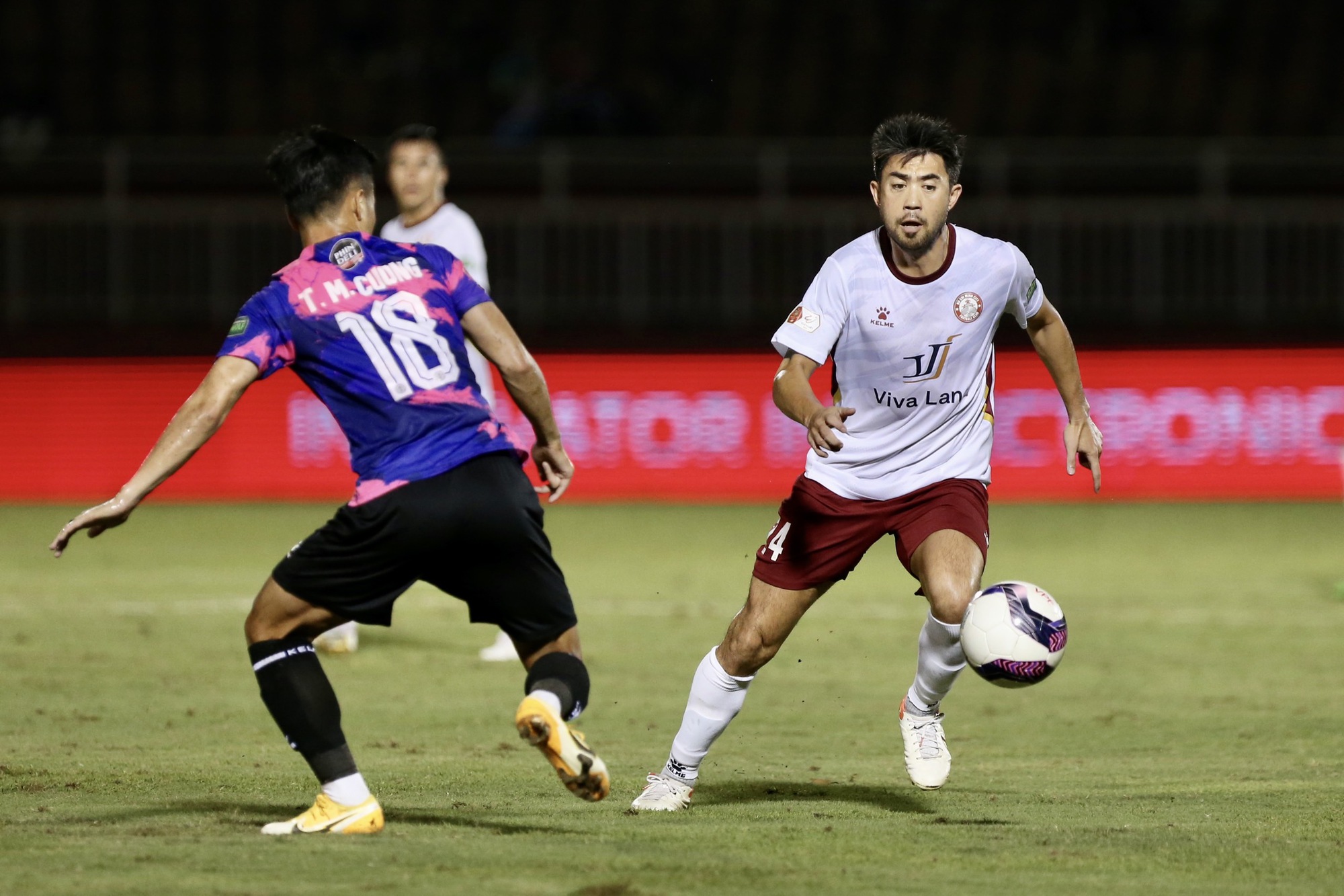 Thua trận derby, CLB TP HCM đứng cuối bảng V-League 2022