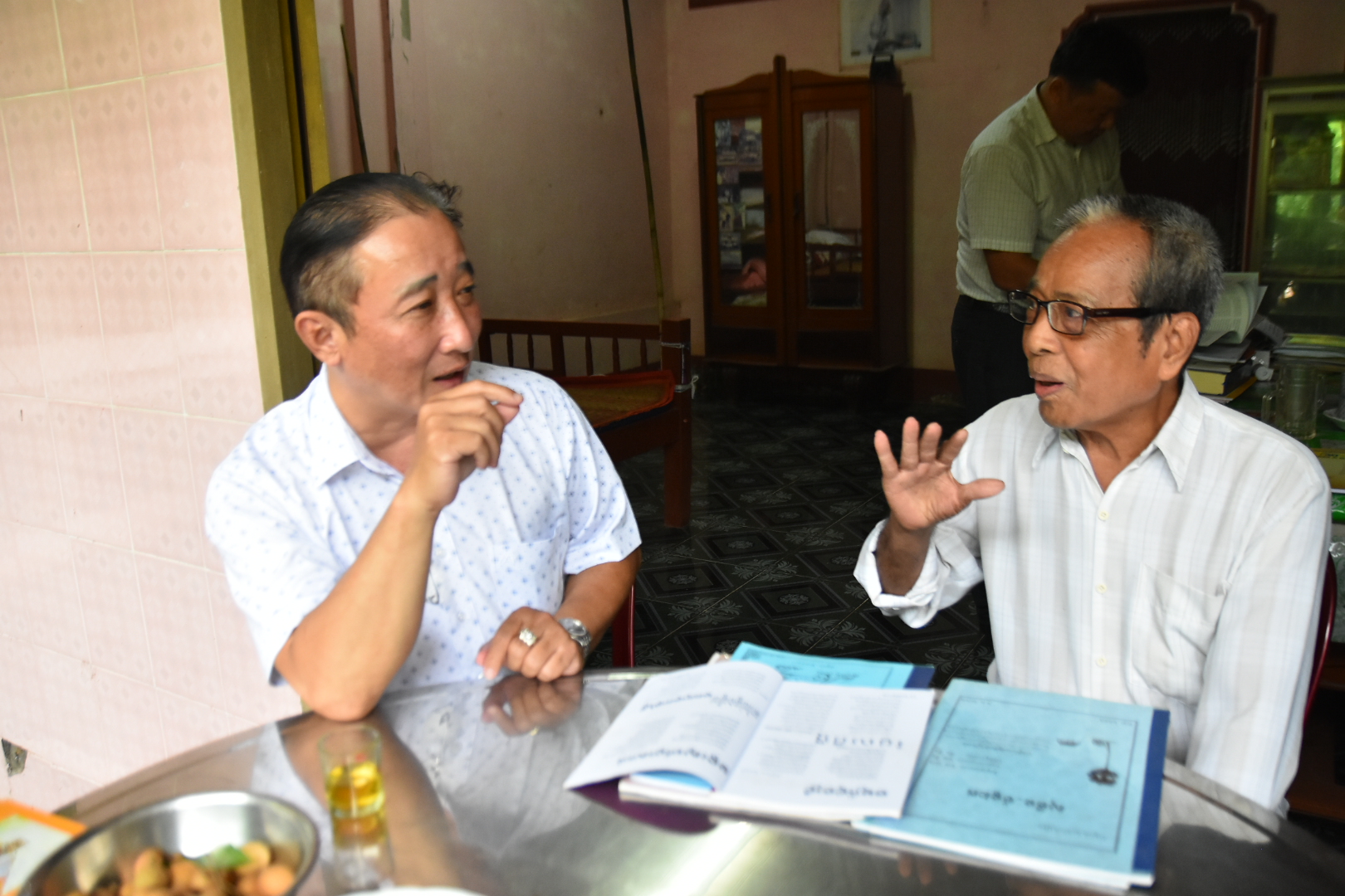 “Mai Vàng nhân ái” thăm 3 nghệ nhân, nhà thơ tại Trà Vinh - Ảnh 5.