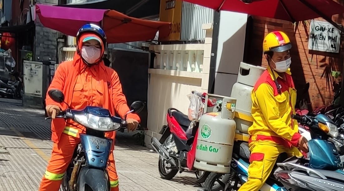 Gi&aacute; gas giảm lần 6, thấp hơn mức đỉnh 110.000 đồng/b&igrave;nh 12 kg - Ảnh 1.
