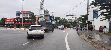 H&agrave; Tĩnh: Mưa lớn g&acirc;y ngập quốc lộ 1, lực lượng chức năng buộc phải cấm đường - Ảnh 3.