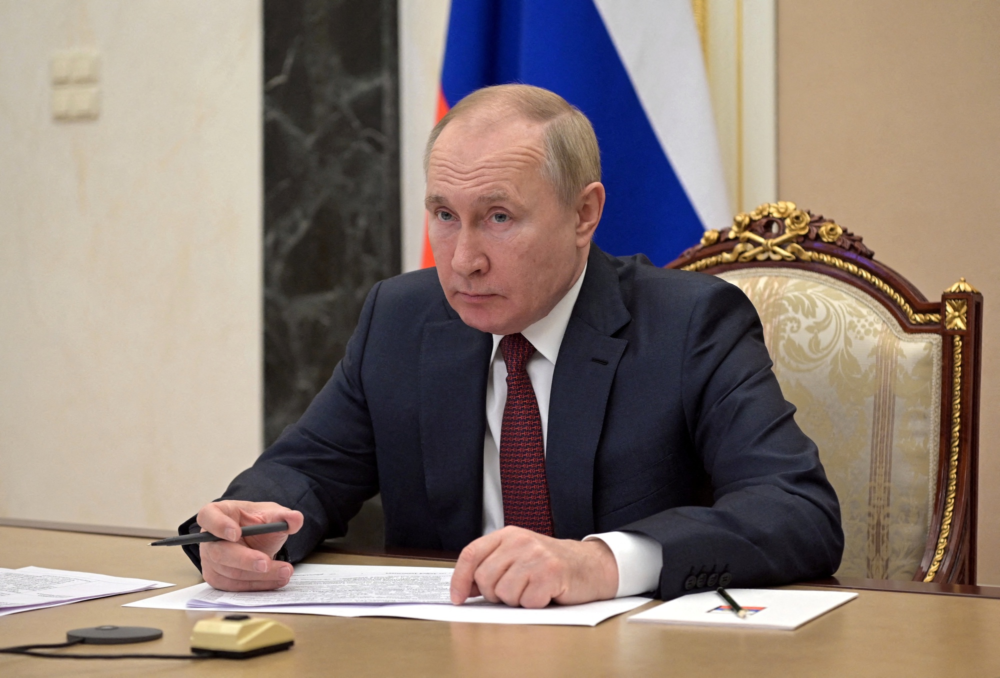 Mỹ chuẩn bị viện trợ &ldquo;khủng&rdquo; cho Ukraine, TT Putin k&yacute; sắc lệnh khẩn - Ảnh 2.