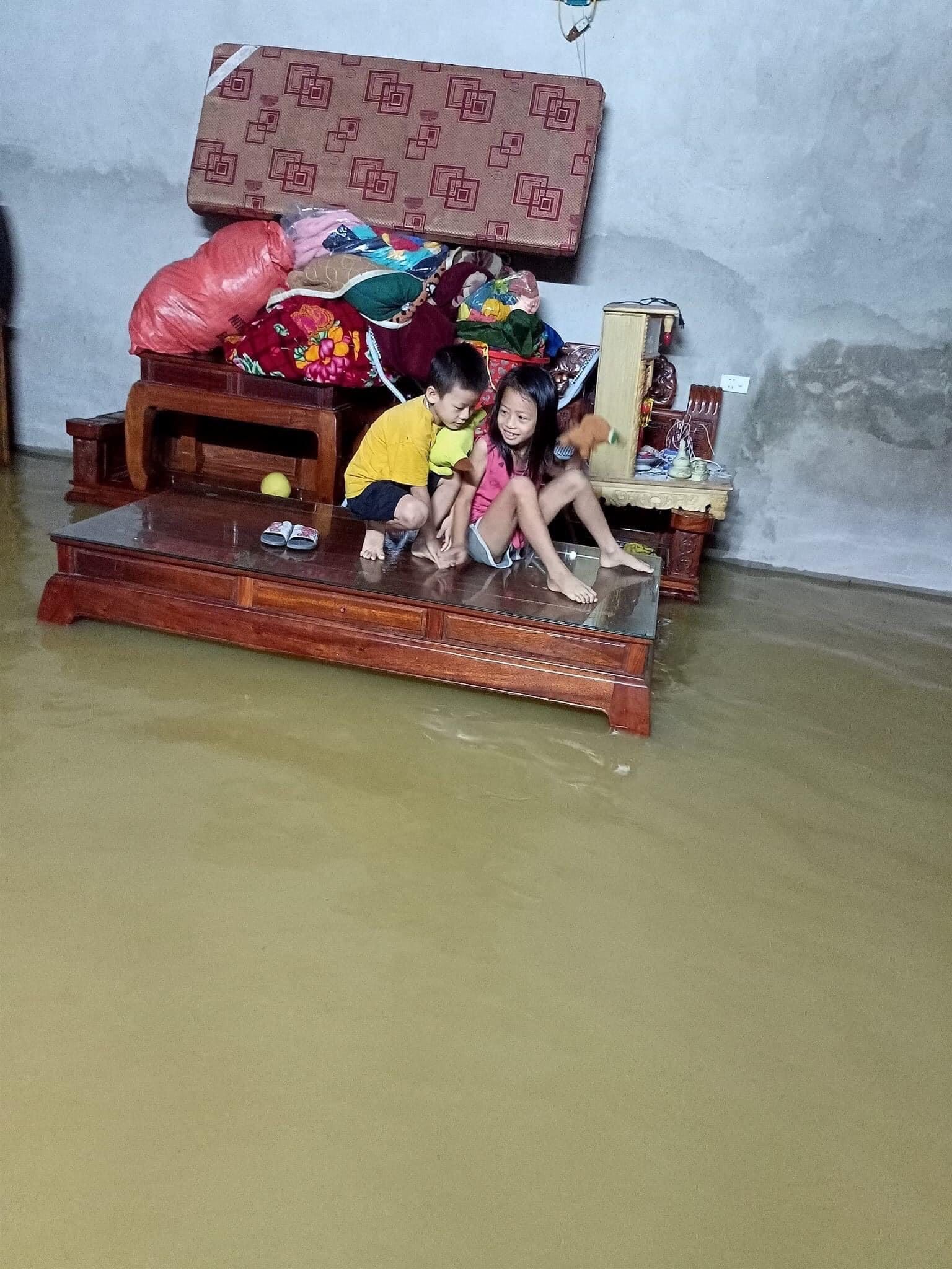 H&agrave; Tĩnh: Mưa lớn g&acirc;y ngập quốc lộ 1, lực lượng chức năng buộc phải cấm đường - Ảnh 5.