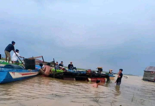 Chèo ghe giăng lưới trên lòng hồ Trị An, 1 người tử vong