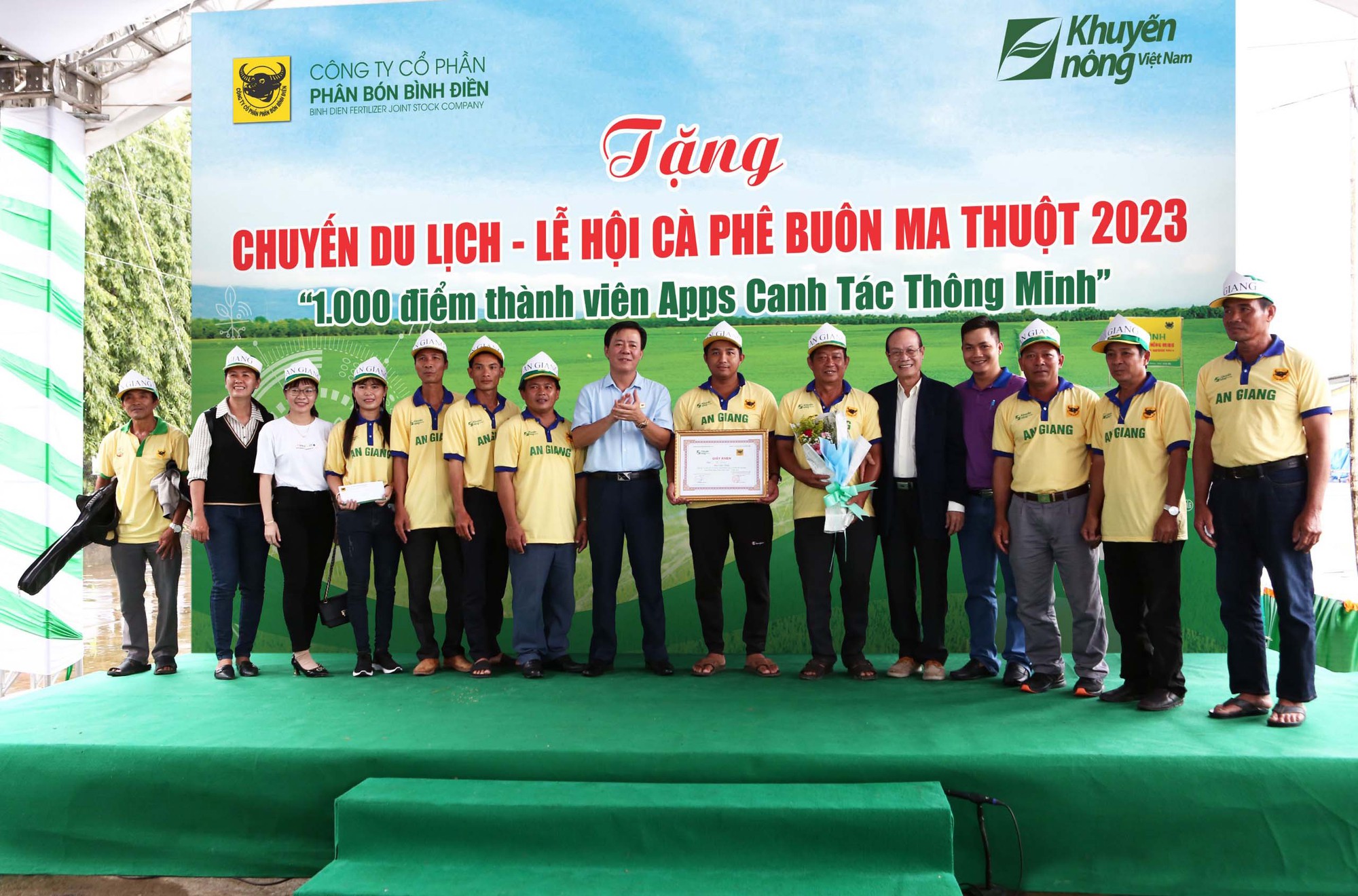 Hội thi Canh t&aacute;c l&uacute;a th&ocirc;ng minh v&ugrave;ng ĐBSCL: Th&uacute;c đẩy số h&oacute;a ng&agrave;nh n&ocirc;ng nghiệp - Ảnh 1.