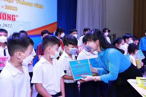 Bình Dương: Nhiều hoạt động hỗ trợ con công nhân