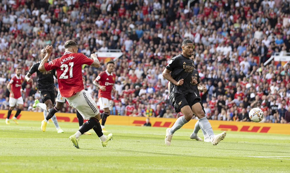 T&acirc;n binh Antony mở điểm si&ecirc;u hạng, Man United đại ph&aacute; Arsenal - Ảnh 4.