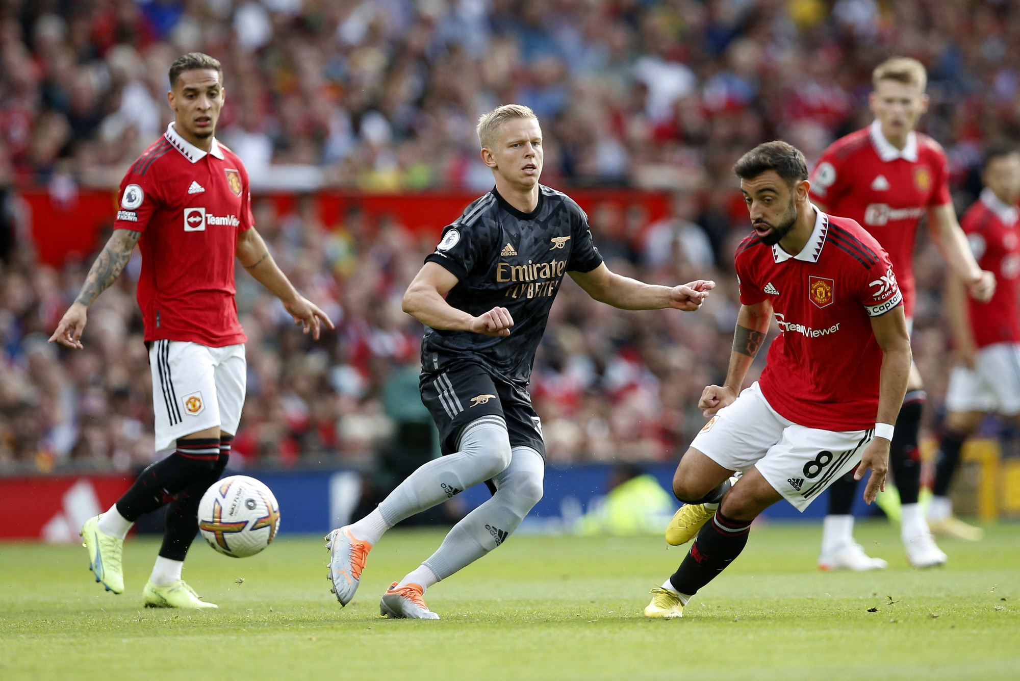 T&acirc;n binh Antony mở điểm si&ecirc;u hạng, Man United đại ph&aacute; Arsenal - Ảnh 1.