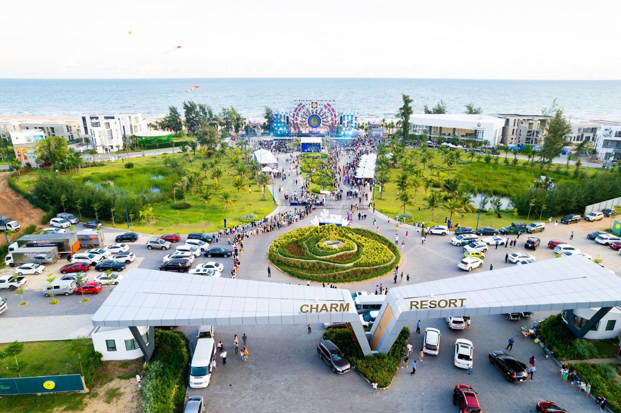 T&oacute;c Ti&ecirc;n, Isaac &ldquo;ch&aacute;y hết m&igrave;nh c&ugrave;ng 15.000 kh&aacute;n giả tại đại nhạc hội ho&agrave;nh tr&aacute;ng bậc nhất Hồ Tr&agrave;m - Ảnh 1.