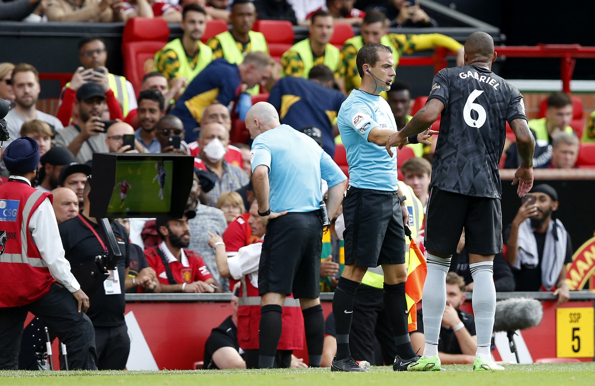T&acirc;n binh Antony mở điểm si&ecirc;u hạng, Man United đại ph&aacute; Arsenal - Ảnh 3.