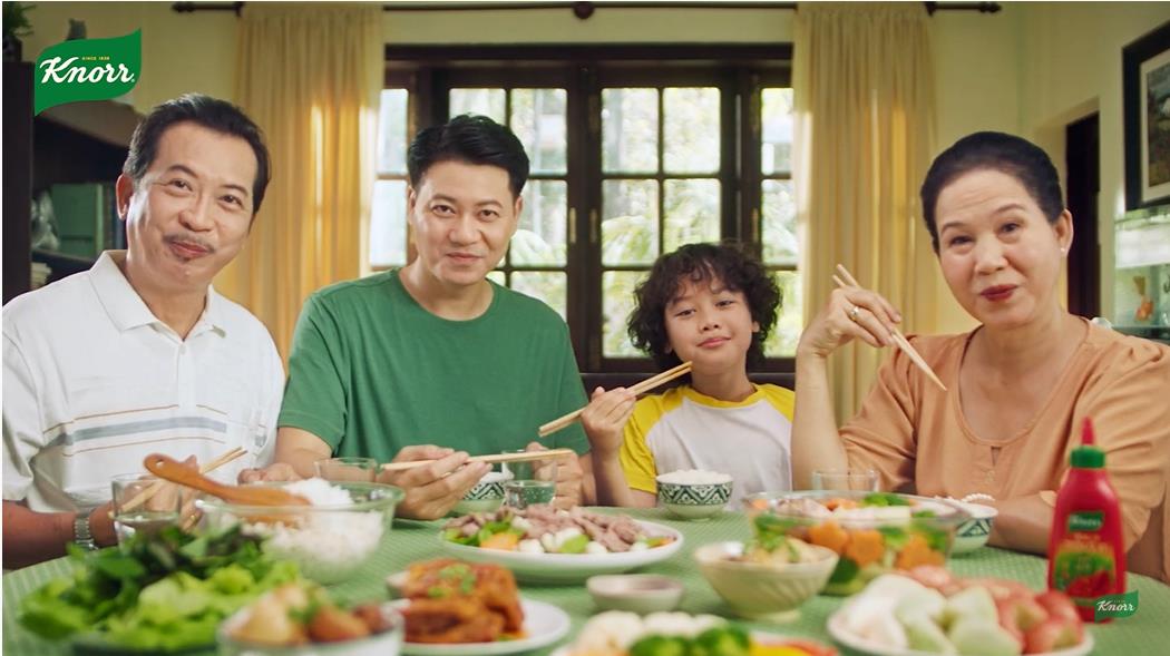 Niềm vui của cả nh&agrave; đến từ những bữa ăn ngon - Ảnh 1.
