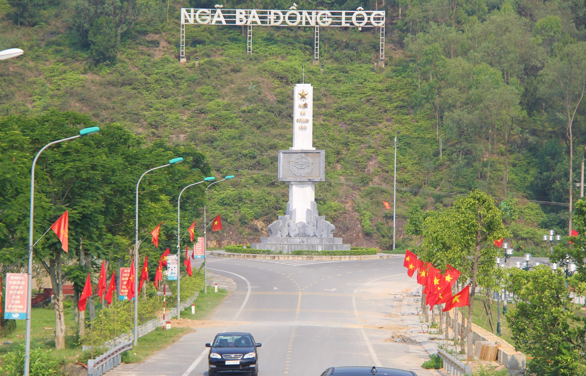 Xúc động đường cờ Ngã ba Đồng Lộc