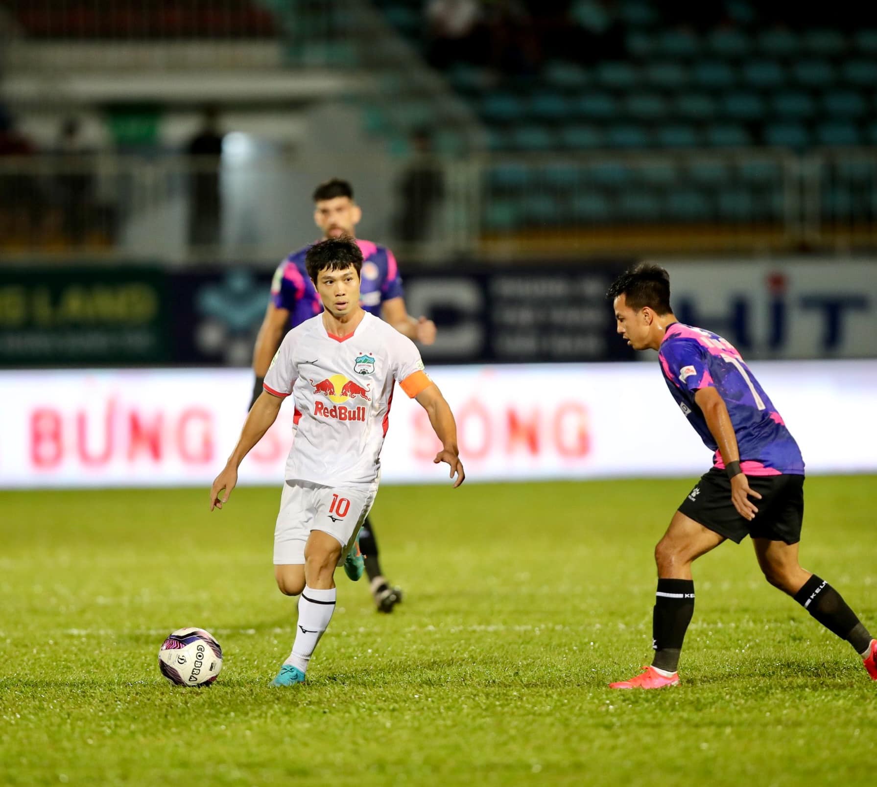 Ho&agrave;ng Anh Gia Lai nhờ may mắn mới v&agrave;o được b&aacute;n kết C&uacute;p quốc gia 2022 - Ảnh 6.