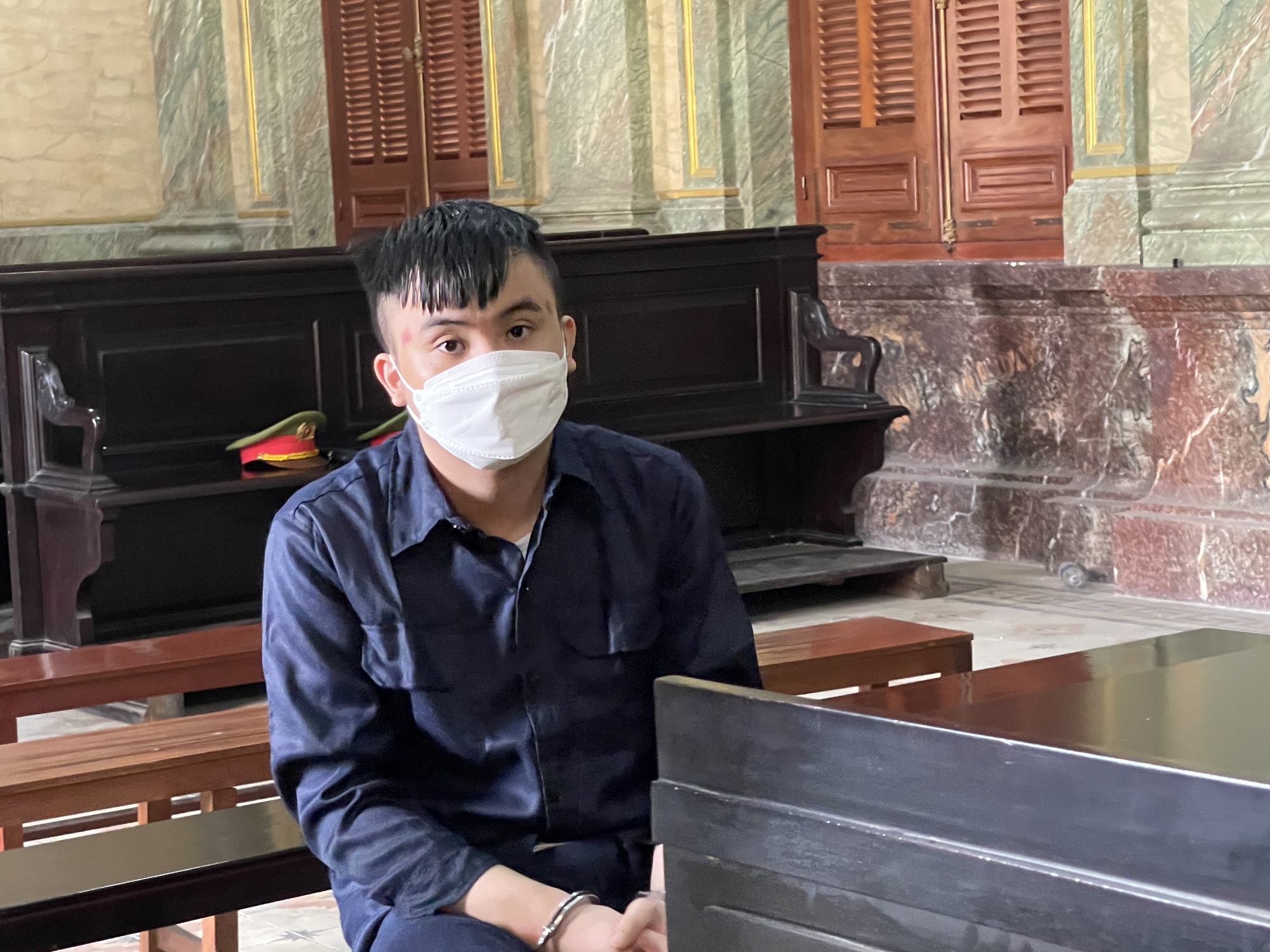 Án mạng từ lời hăm dọa "đập ly rượu"
