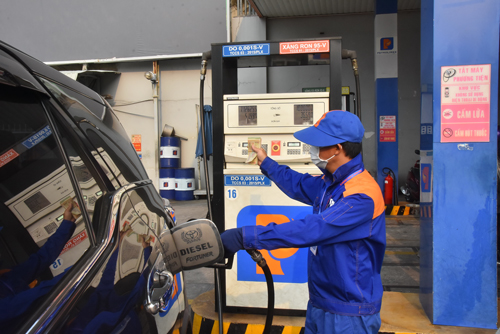 Xăng dầu lại trục trặc về nguồn cung (*): Tiến tới rút ngắn chu kỳ điều hành giá