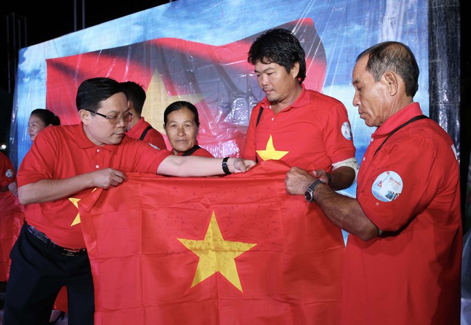 Tự hào cờ Tổ quốc