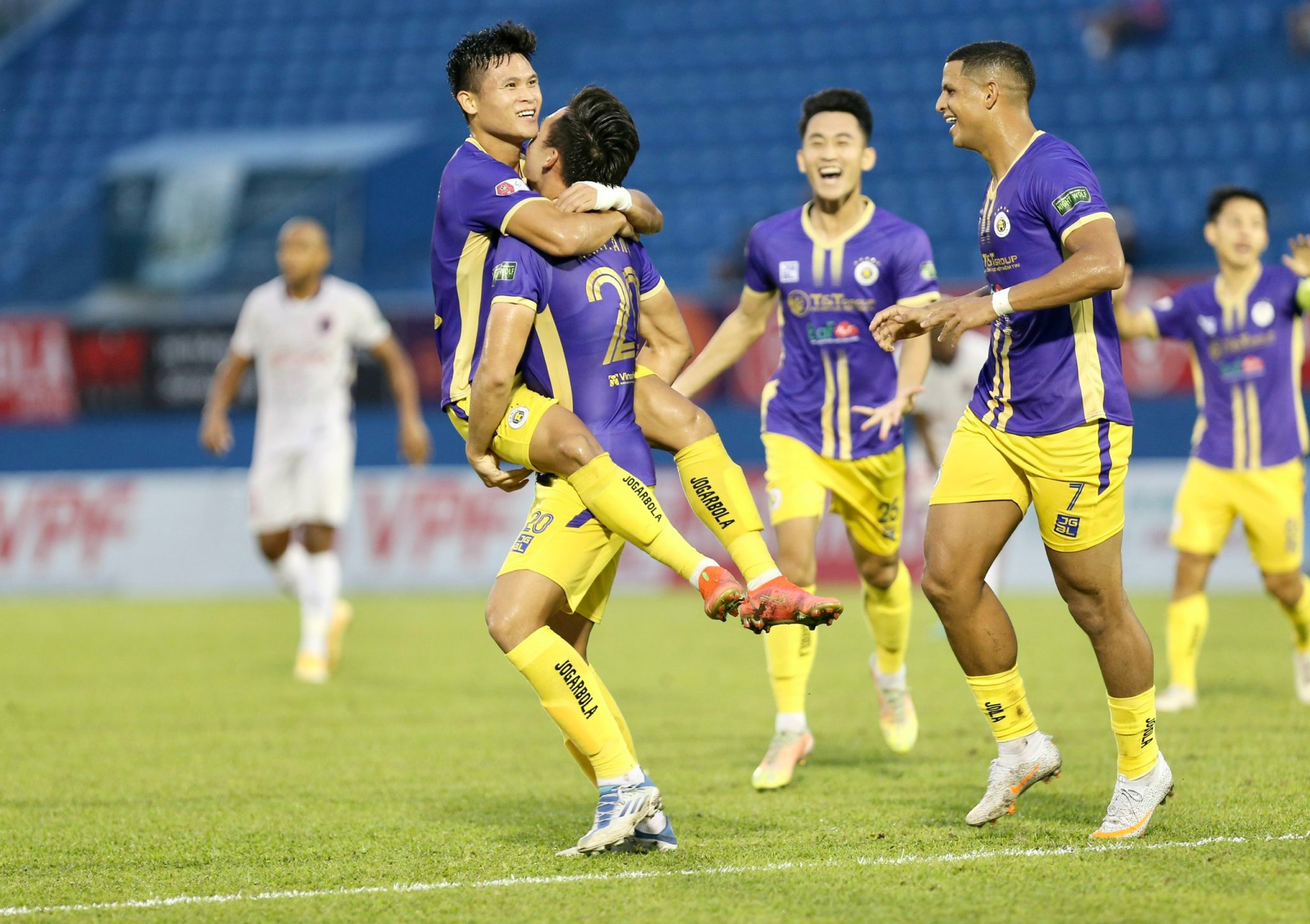 CLB Hà Nội đè bẹp chủ nhà Bình Phước, vào bán kết Cúp quốc gia 2022