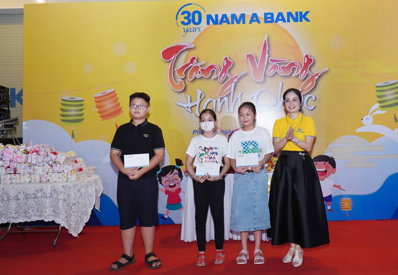 “Trăng vàng hạnh phúc” mang yêu thương đến thiếu nhi - Ảnh 3.