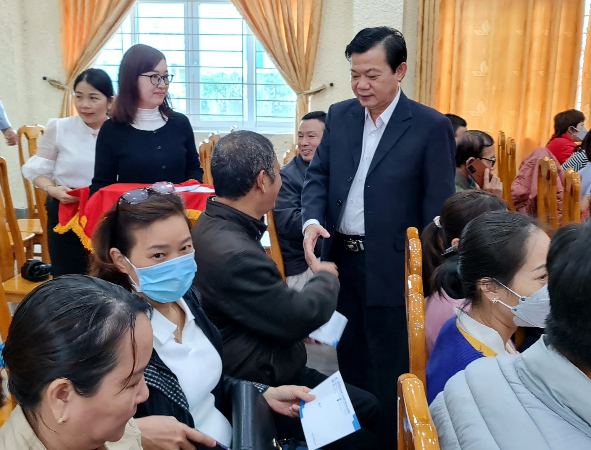 Động vi&ecirc;n c&aacute;n bộ C&ocirc;ng đo&agrave;n cơ sở c&oacute; ho&agrave;n cảnh kh&oacute; khăn - Ảnh 3.
