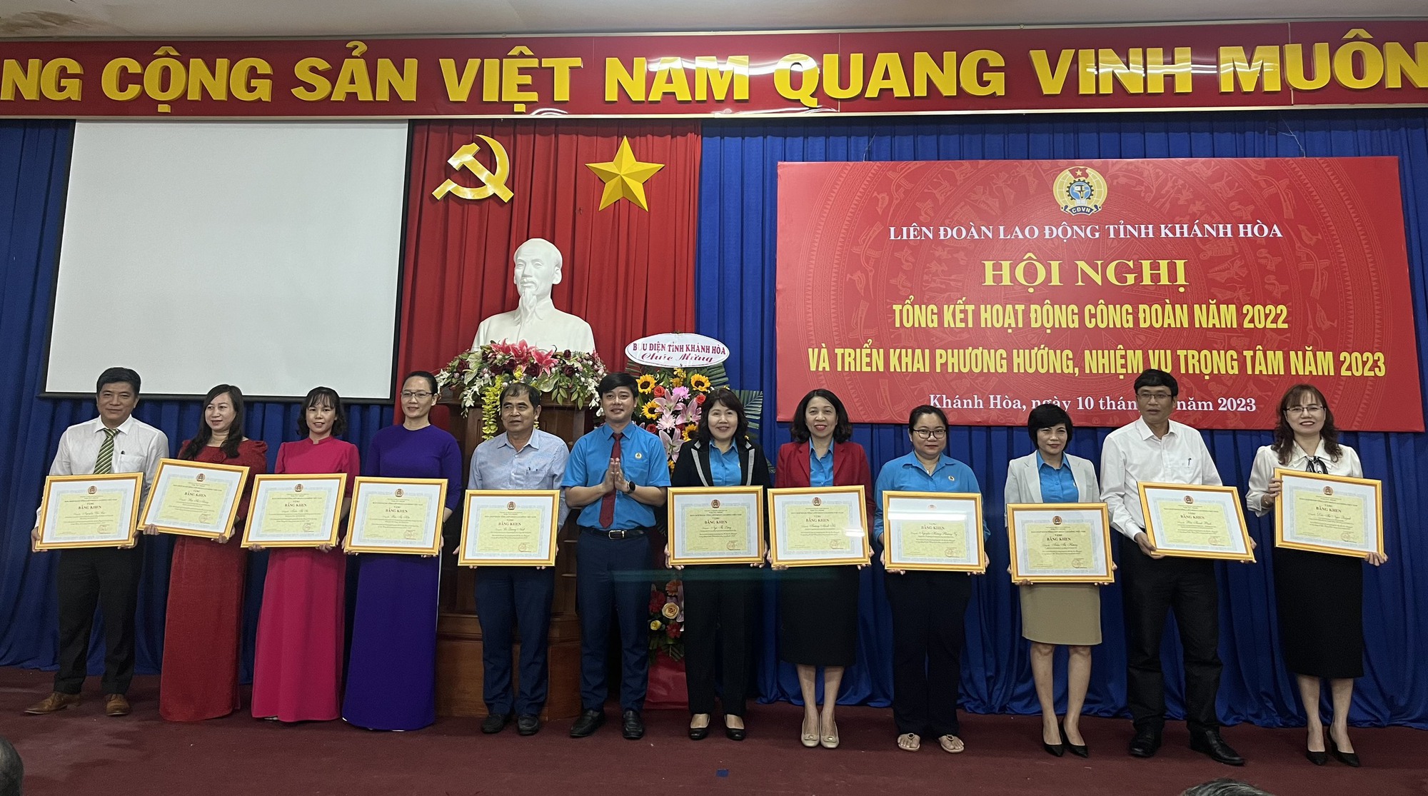 Chủ tịch UBND tỉnh Kh&aacute;nh H&ograve;a sẽ đối thoại với c&ocirc;ng nh&acirc;n lao động năm 2023 - Ảnh 3.